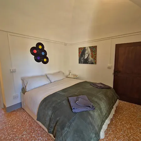 Eremo Di San Luigi - Ijan Ospitalita Di Frontiera Guest house